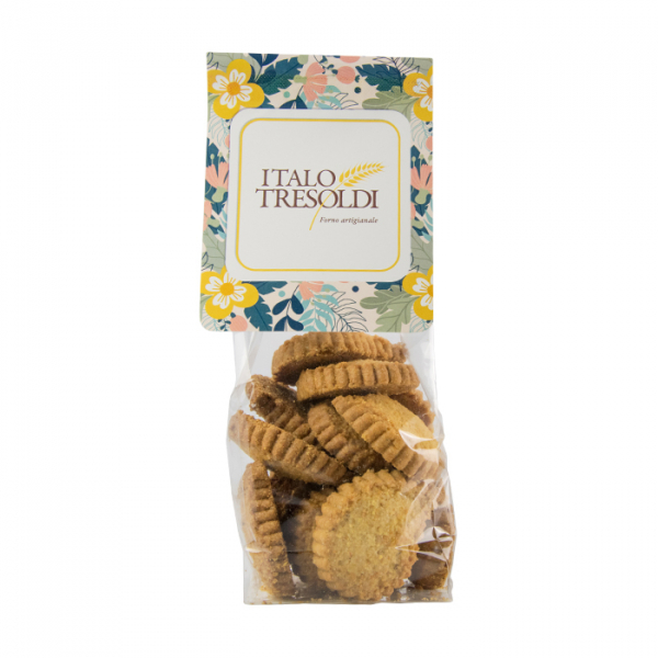 Corn kernels with corn flour