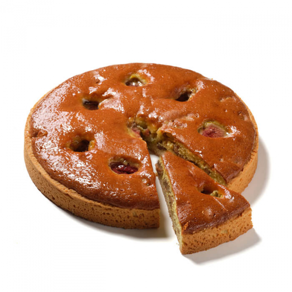 Torta soffice ai fichi con confettura extra, miele, scorza di limone e bagna al rhum, dolce rustico ideale per colazione o dessert.